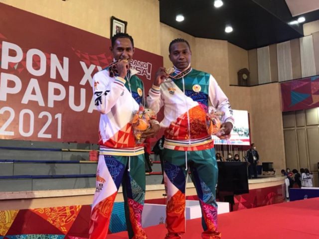 DUA ANGGOTA POLISI JUARA JUDO