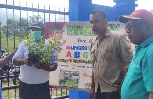 ‘Selingkuh dengan ABG’, 1.500 Bibit Pohon Habis Terbagi ke Masyarakat