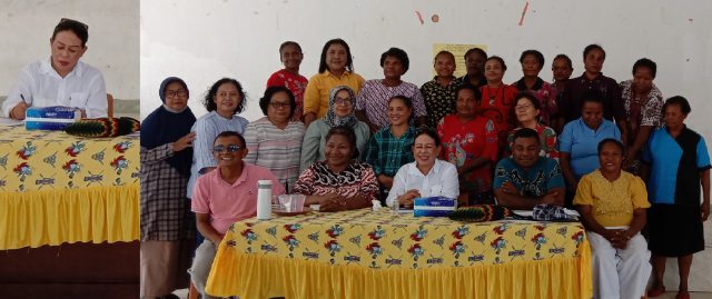 Istri Bupati dan ibu ibu homfolo
