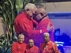 Rettob dan Kemong Mendayung dengan Perahu PDIP (2)