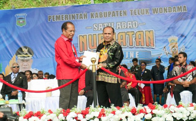 JO PTFI SERAHKAN BANTUAN-COVER