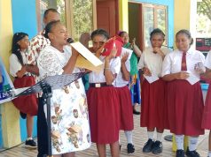 Tangis Haru di Ujung Enam Tahun Belajar di SD Negeri Kleblouw
