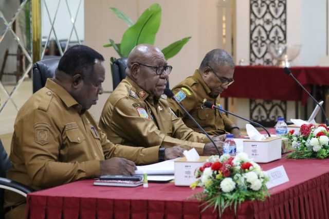 Emanuel Kemong di Rapat Evalusi
