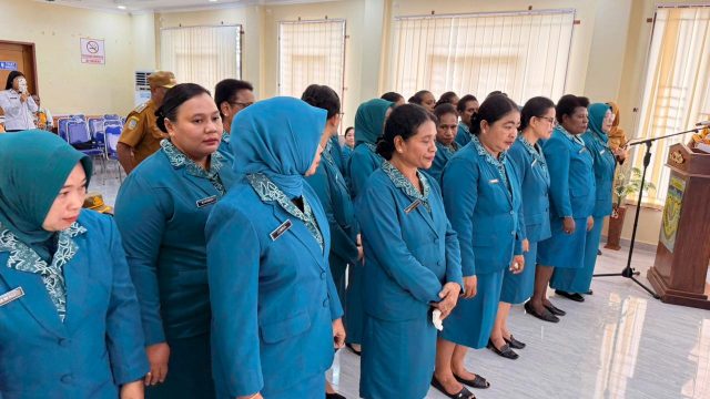 Pengurus TP-PKK Distrik Mimika Timur yang dilantik