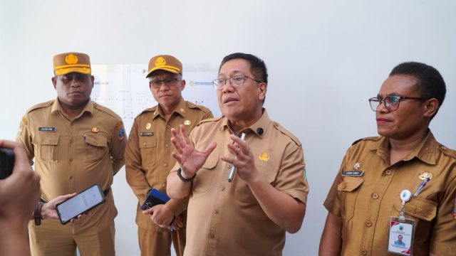 Penjabat Sekretaris Daerah Provinsi Papua Tengah, Silwanus Soemoele.