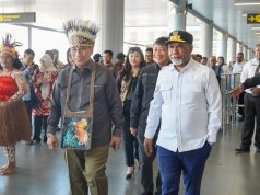 Bahas Pembangunan Papua, Wamen Bappenas Disambut Megah