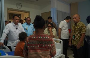 Keracunan MBG di Jayapura, Pejabat Pusat Tinjau Pasien di RSUP, Dewan Adat Desak BGN Tanggung Jawab