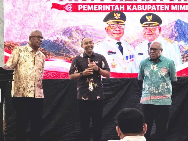 memperkenalkan kapoltres mimika