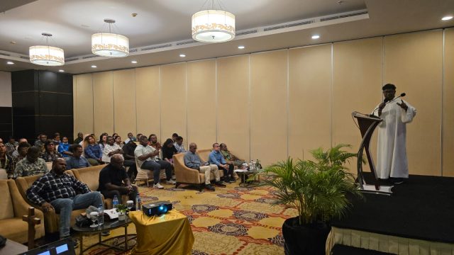 Ketua dan Pengurus YPMAK serta Staff dan Karyawan YPMAK serius mengikuti materi rekoleksi dari Pater Martin Silitubun