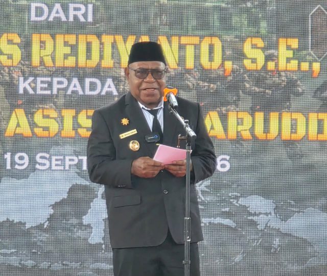 Wakil Bupati Mimika, Emanuel Kemong saat memberikan sambutan