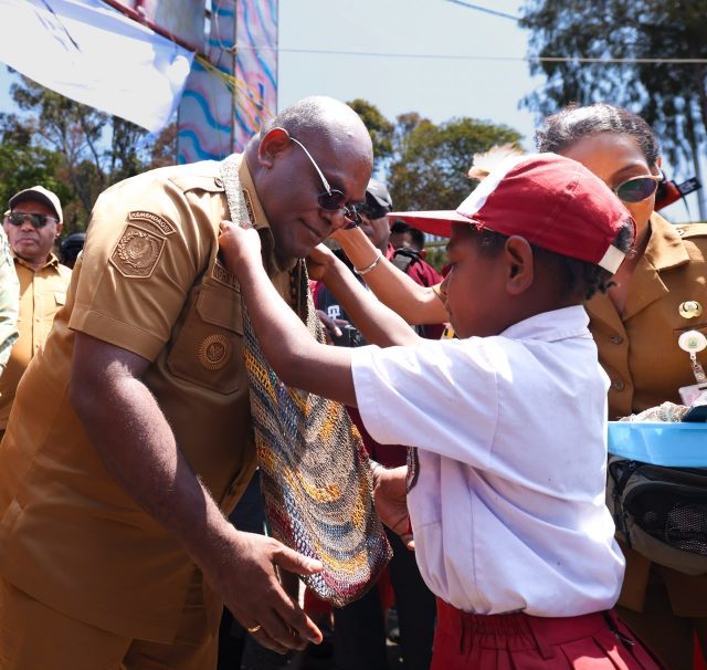 nAWIPA KUNKER KE INTAN JAYA